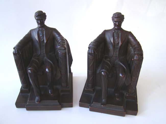 A pair of "Lincoln in the chair" antique bookends by Jennings Brothers circa 1925 — image 3